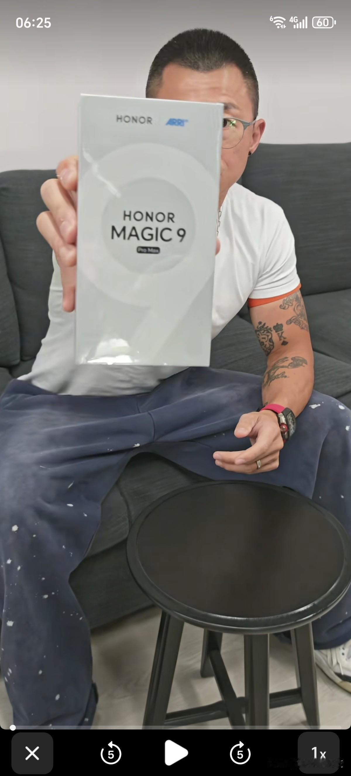万万没想到，陈震开箱荣耀Magic 9 Pro Max影像套装，太夸张

荣耀M