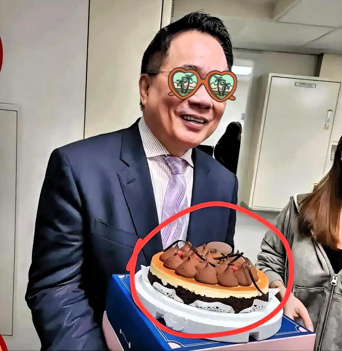 3月19日下午，演播厅里的这场告别，比任何光鲜场面都更打动人心。蔡正元次日就要服