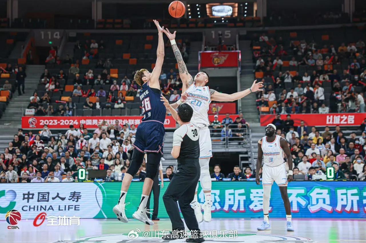 山东距离季后赛正在越来越远！
山东不敌广东后，战绩来到了17胜28负，总积分62