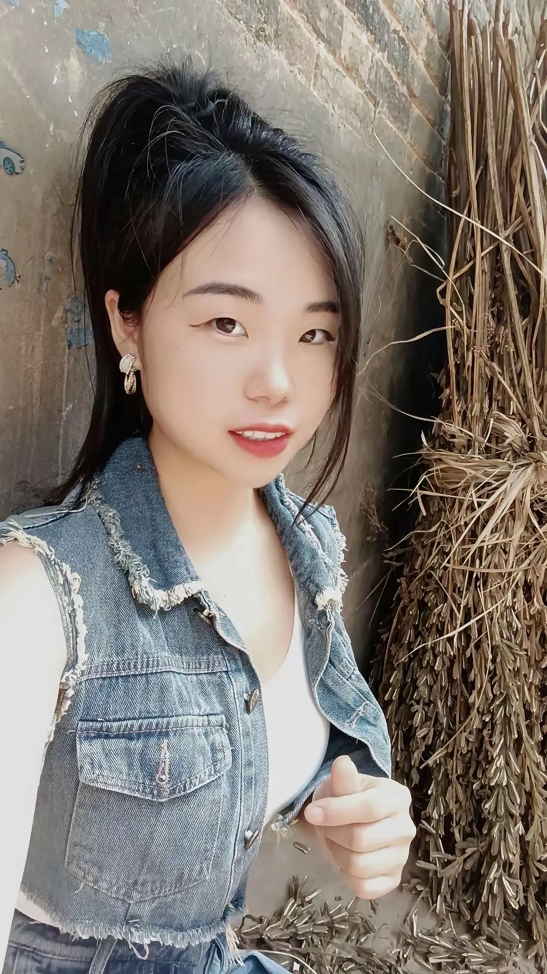 爷爷田里自种芝麻，纯天然无添加芝麻油，刚好您需要、正好我爷爷家有，请找小谢呀！