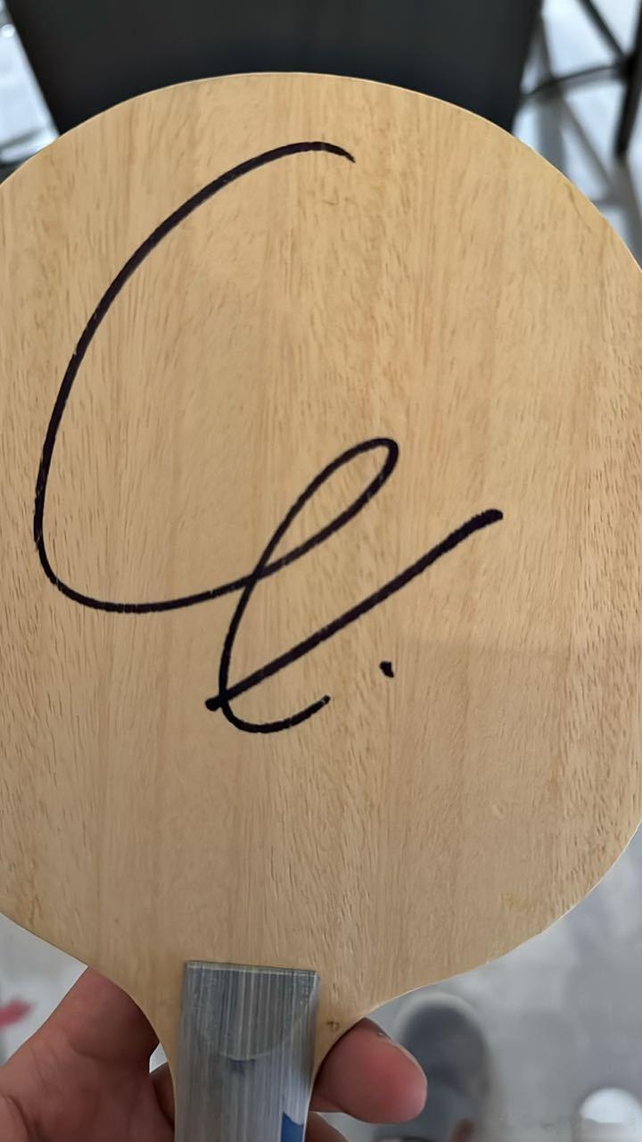 孙颖莎能量人物推荐值破1000万我看了几天混乒比赛，孙颖莎每次退场面对全场欢呼都