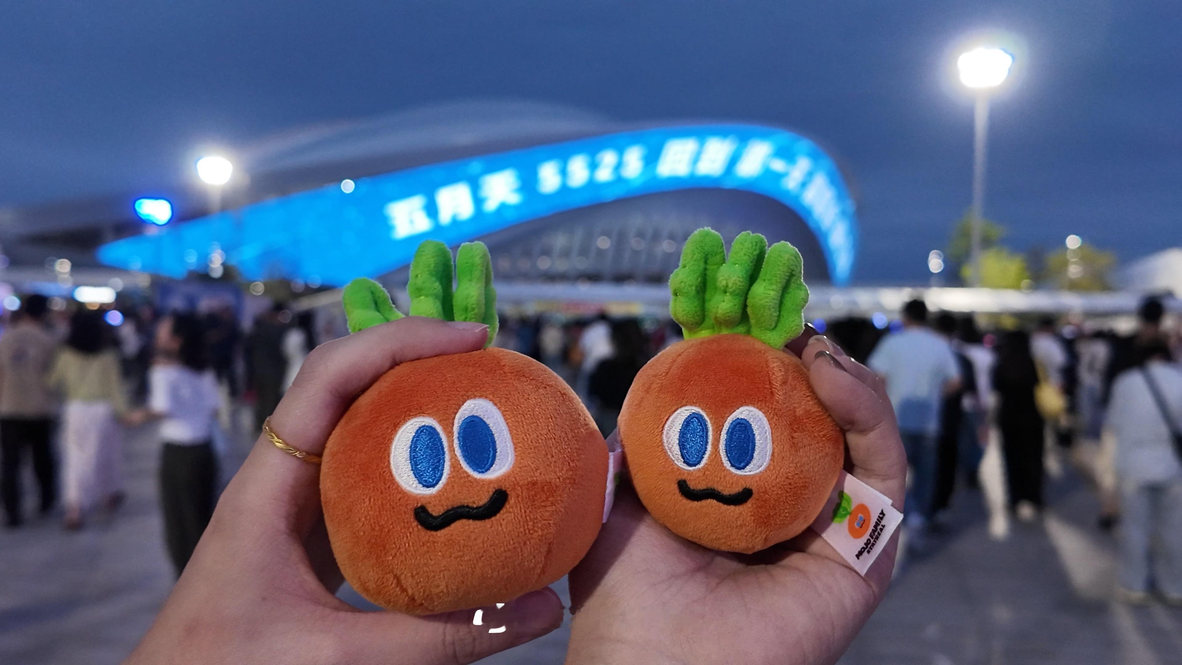 在Maydayland里幸福永远高朋满座 ​​​