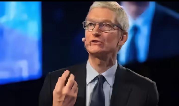 美国彻底慌了？！苹果CEO库克抛出惊人言论，振聋发聩！他说：“我们死守中国制造，