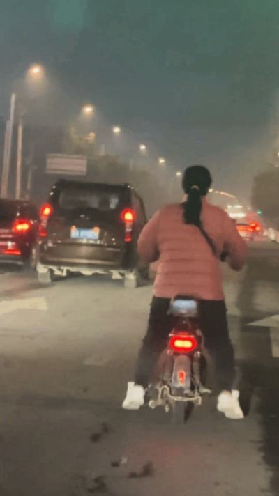 别说这电动车的减震是真好啊 ​​​