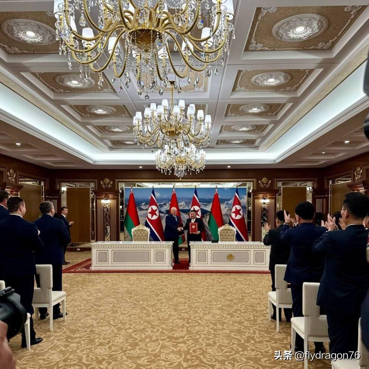 🇧🇾🇰🇵 白俄罗斯总统亚历山大·卢卡申科与朝鲜领导人金正恩在平壤签署了两