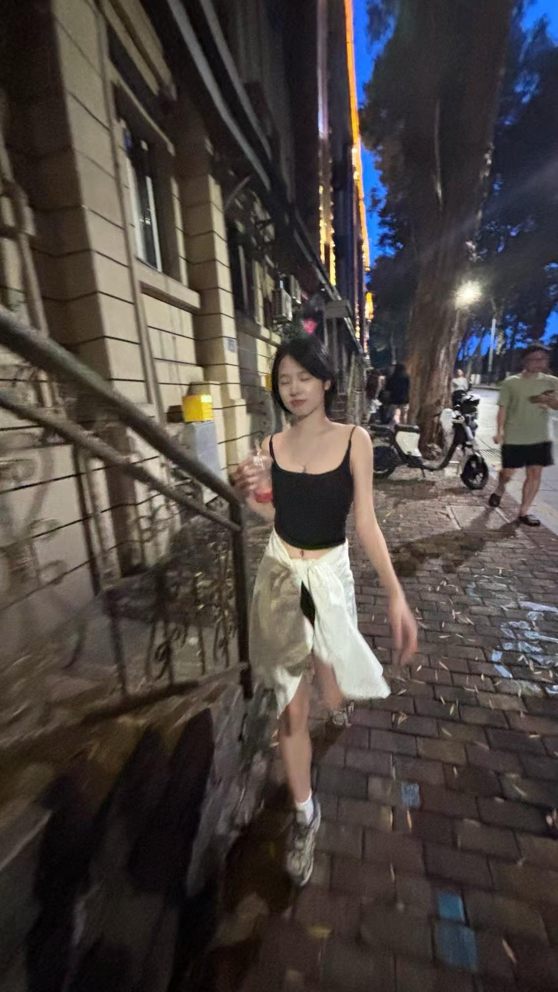 最后 她想大声的讲述这一年的旅程