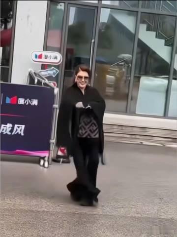 乌兰图雅又学了新饭撒乌兰图雅一直在饭撒的路上 乌兰图雅真的永远走在饭撒前沿，每次