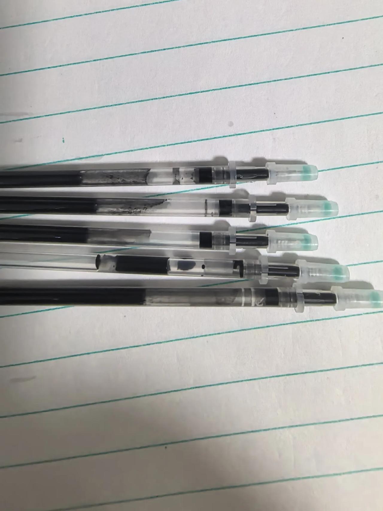 刚学会网购时抢了一大把圆珠笔芯，买回来又没用，今天翻出来，大部分断油了，搞不憧中