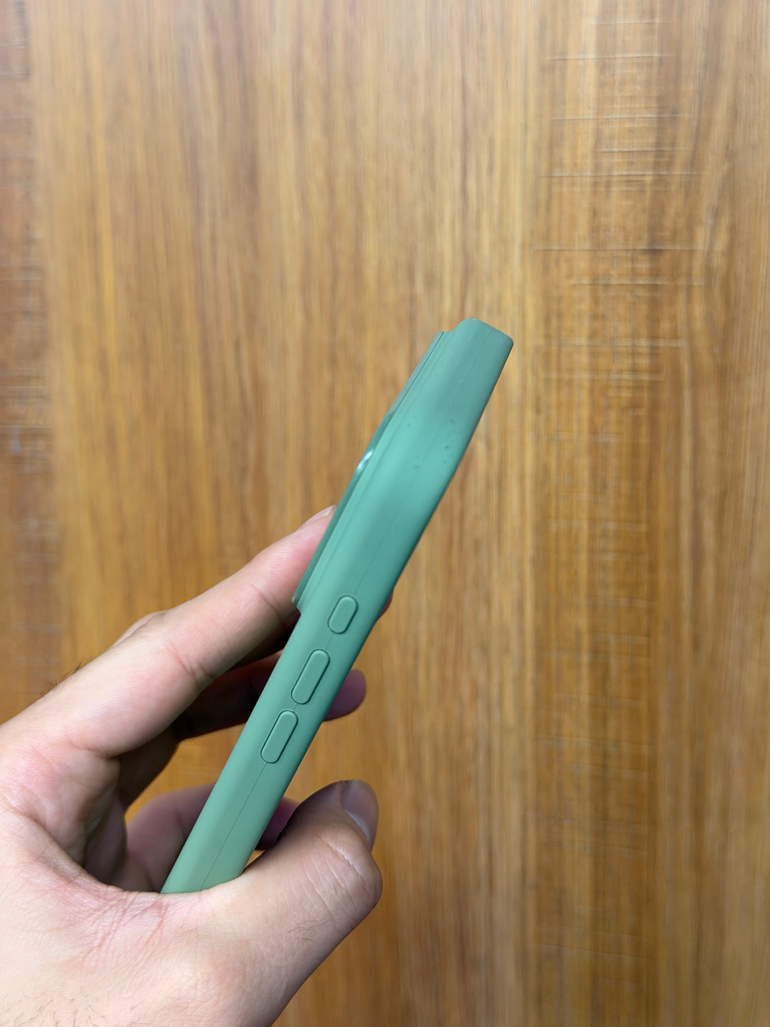 硅胶手机壳 粘毛 [无聊]别说了…已经习惯了，这个硅胶壳手感确实不错，可是真的太