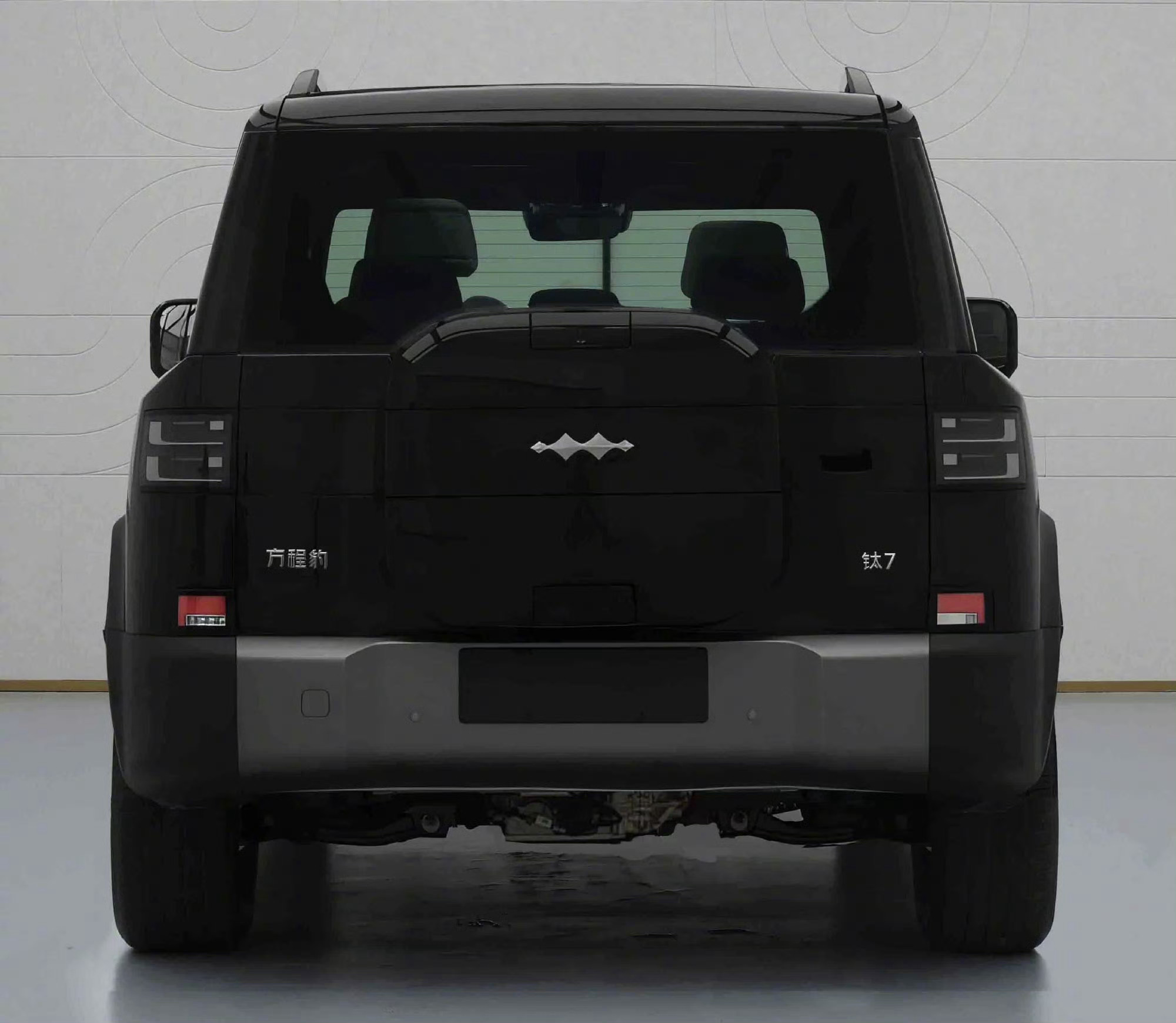 方程豹钛7纯电版也上工信部了，后驱版300KW四驱版前215KW后300KW，应