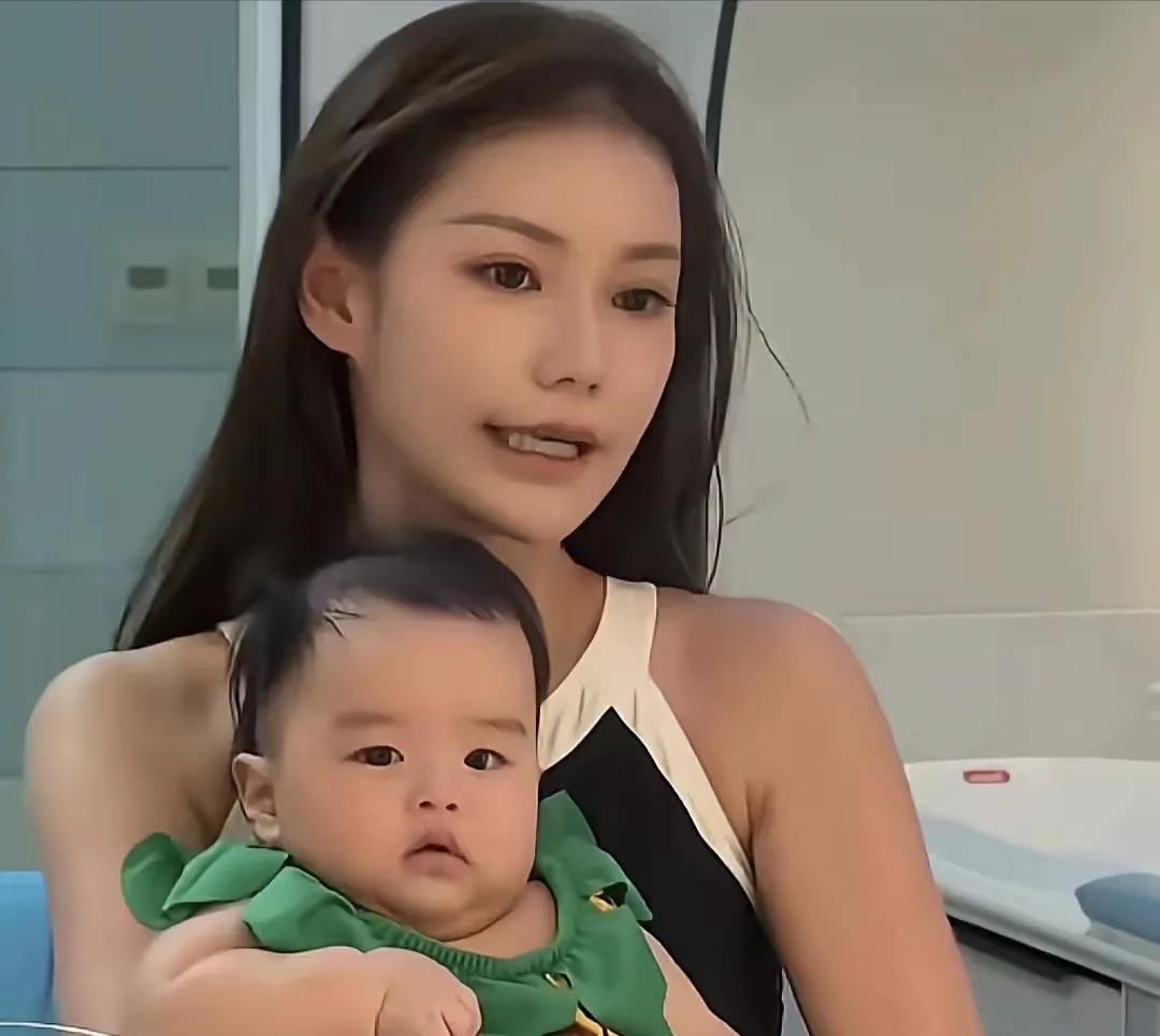 马筱梅很奇怪，生了个孩子不叫他大名，也不叫他小名叫“汪宝儿”

最近看马筱梅带娃