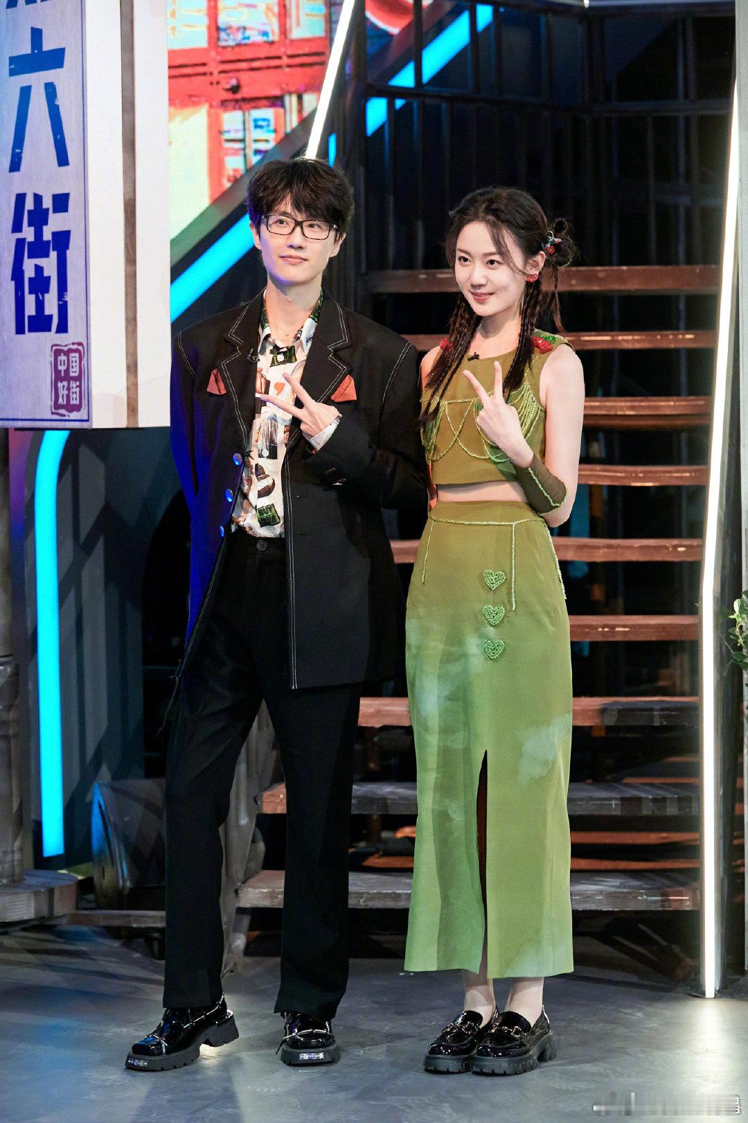 冯禧前男友疑似是她高中老师是就是呗，这都过去多久的事了，咋啦，看人家过得幸福心里