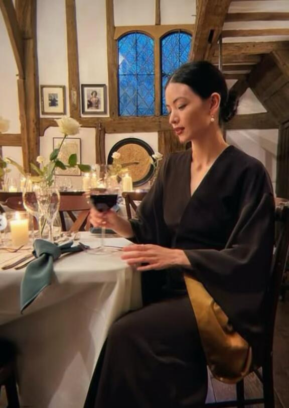 吴建豪新婚妻子——成熟女人味的健康审美 