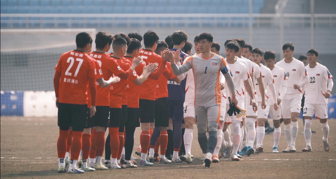 最近朝鲜男足悄悄来中国冬训了！从1月10号开始，他们先后在重庆、昆明、海口练球，