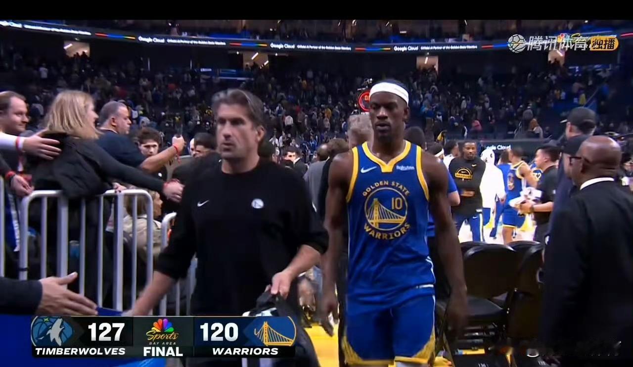 库里复出第一场比赛，状态不错，可惜比赛输了，勇士120-127不敌森林狼

库里