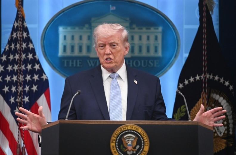 情况不太妙，美国发出最严厉警告！

今天晚上很多人注定彻夜难眠了，美国两位总统先