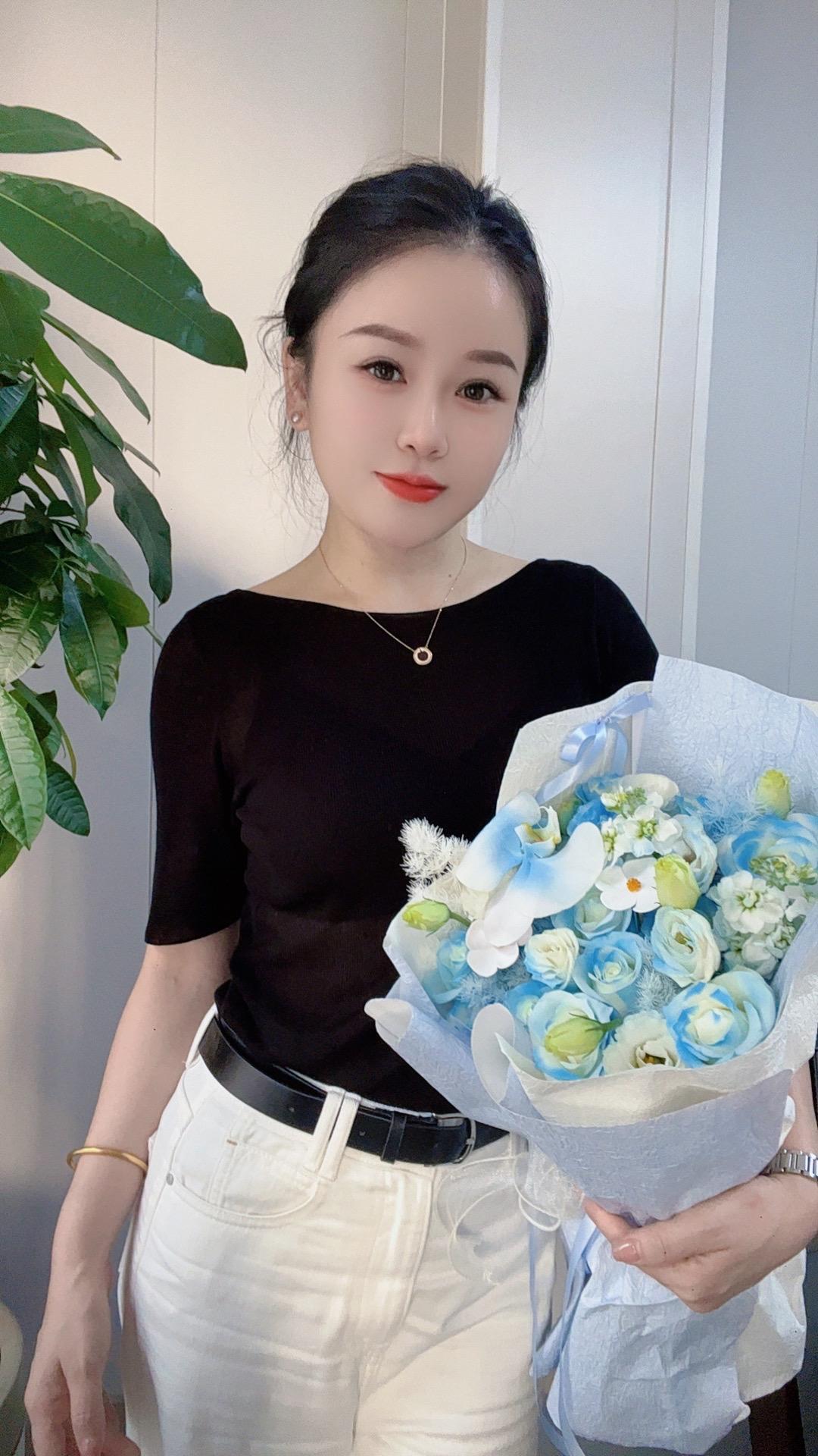 美在善良，乐在知足，福在健康，不谈过往，只说未来，盼美好如期而至