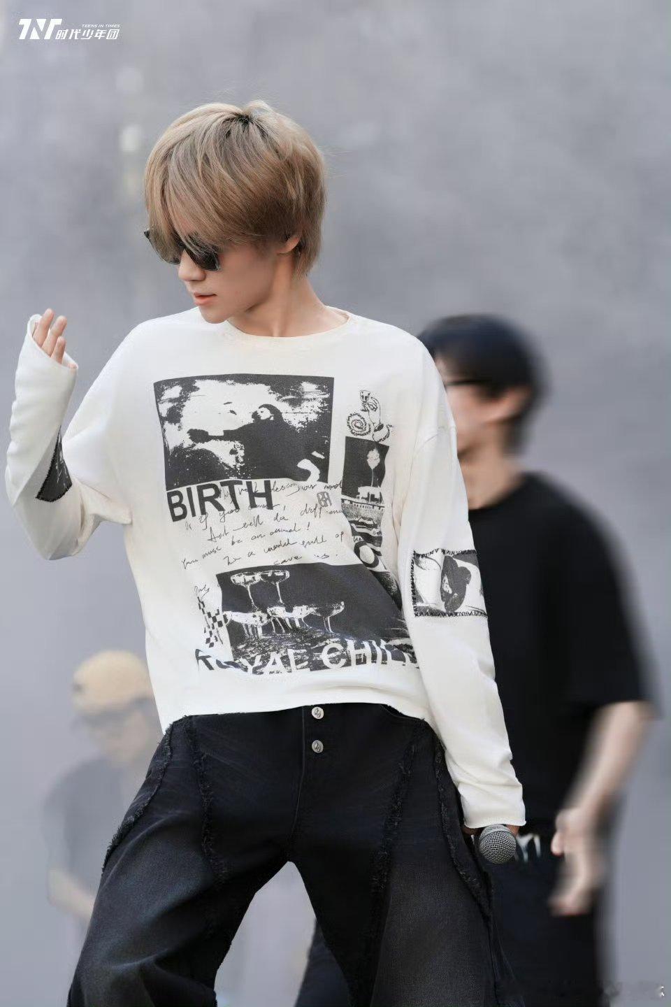 时代少年团2026新音彩排照时代少年团新年音乐会彩排时刻号 