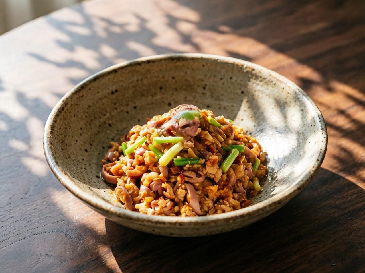 爆炒肚尖

食材准备：

主料：鲜猪肚尖 300克（切细丝），鲜冬笋（或酸笋） 