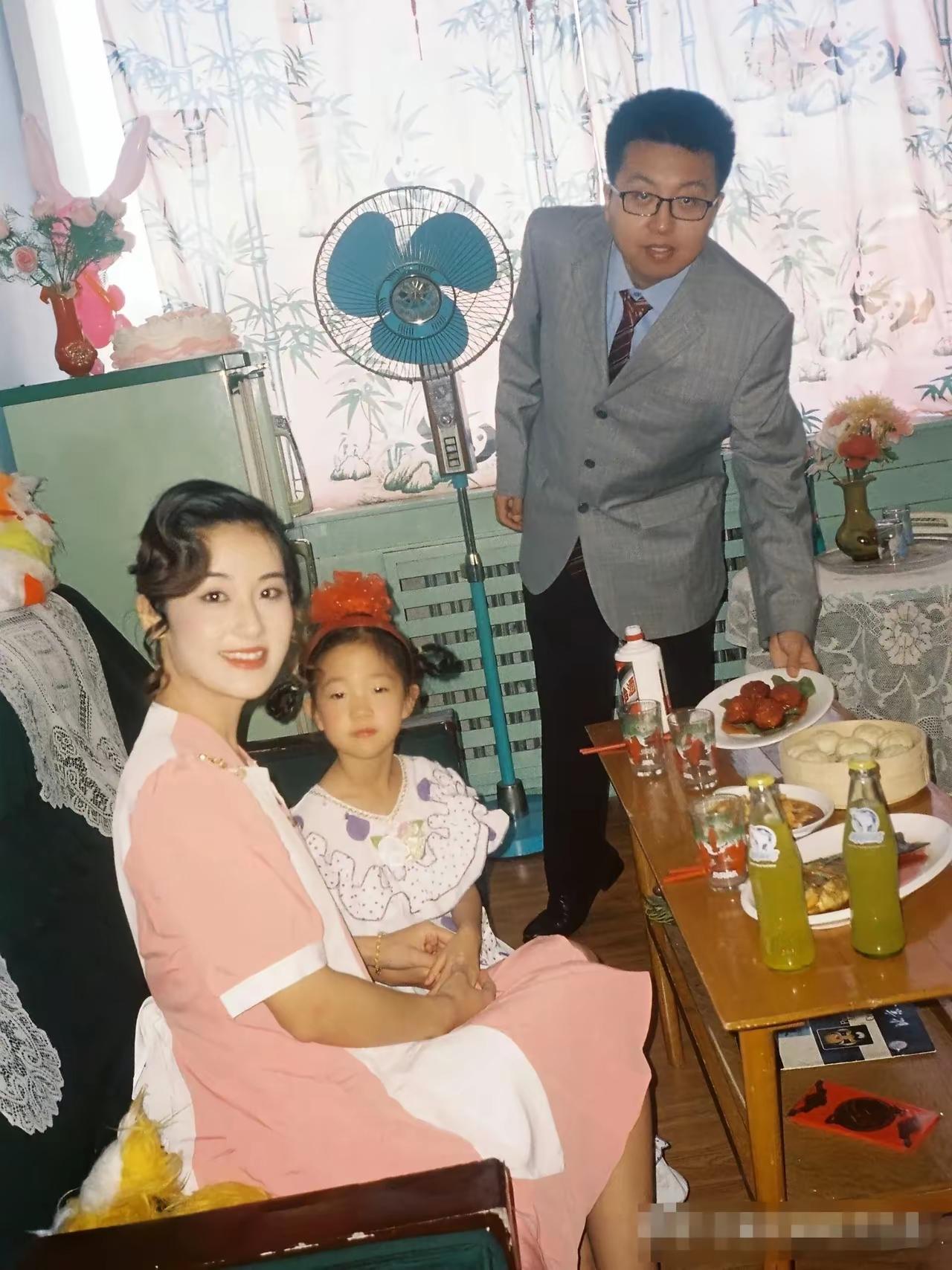 80年代这样的家庭是让人羡慕的