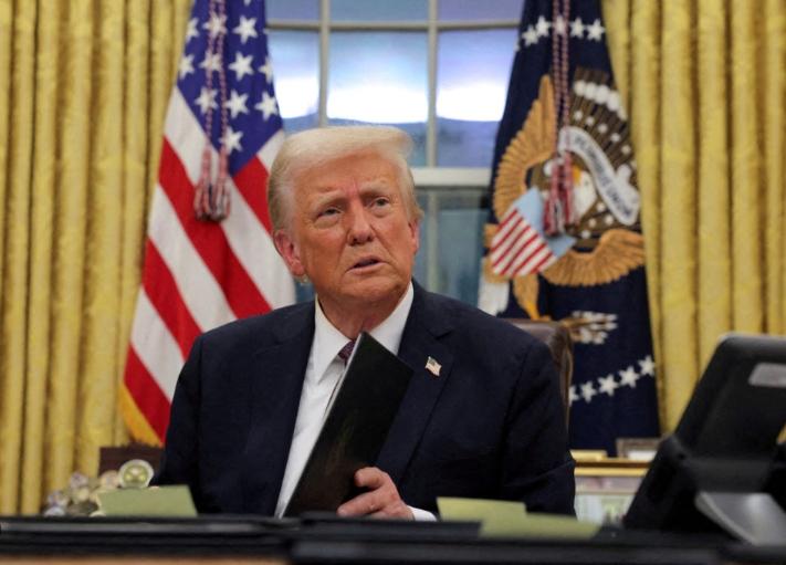 格陵兰岛还没到手，特朗普又宣布：准备打击墨西哥毒贩
 
特朗普准备双线作战？
 