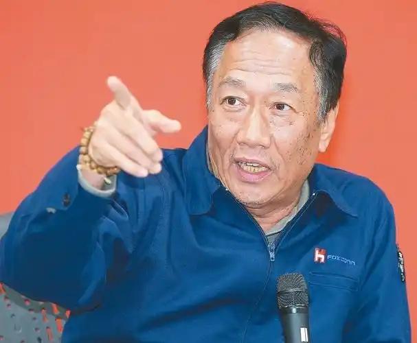 富士康“赌输”了！
 
郭台铭做梦也没有想到，“制裁”会来的这么快，“是我在给大