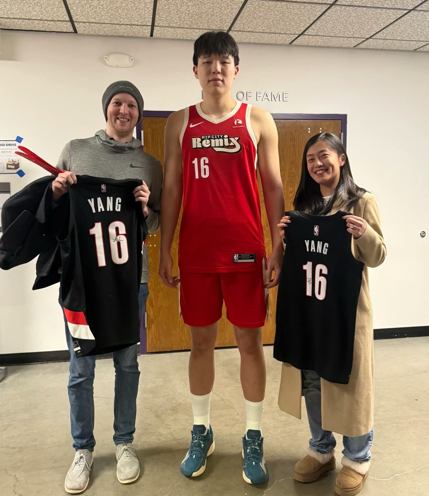 好久没给大家抽奖了，明天上午十点杨瀚森发展联盟比赛，大家在评论区预测一下小杨的得