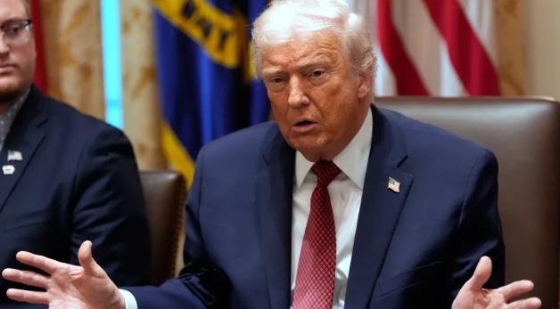 特朗普的的时间不多了，近期他的麻烦不断，谣言缠身，支持率暴跌、内阁大换血，越折腾