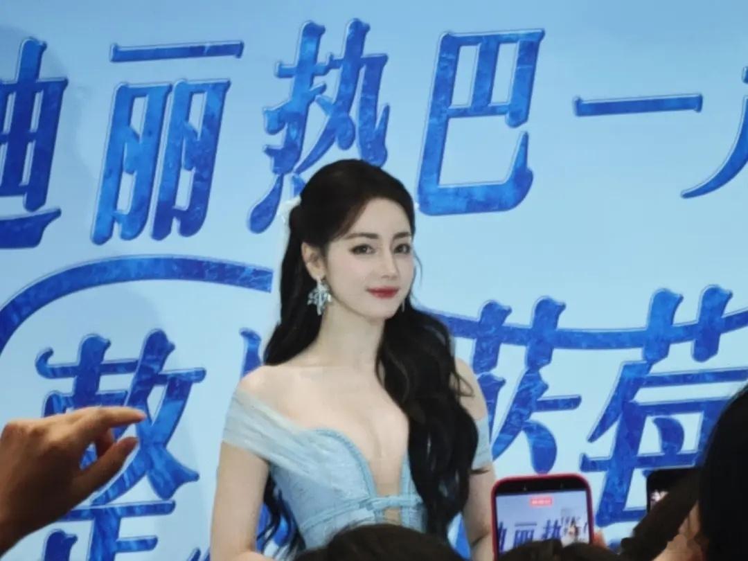 迪丽热巴也太瘦了 
