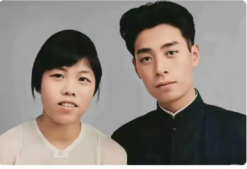 1925年，27的周恩来与21岁的邓颖超结为夫妻。那时，他们多么年轻啊。周总理很