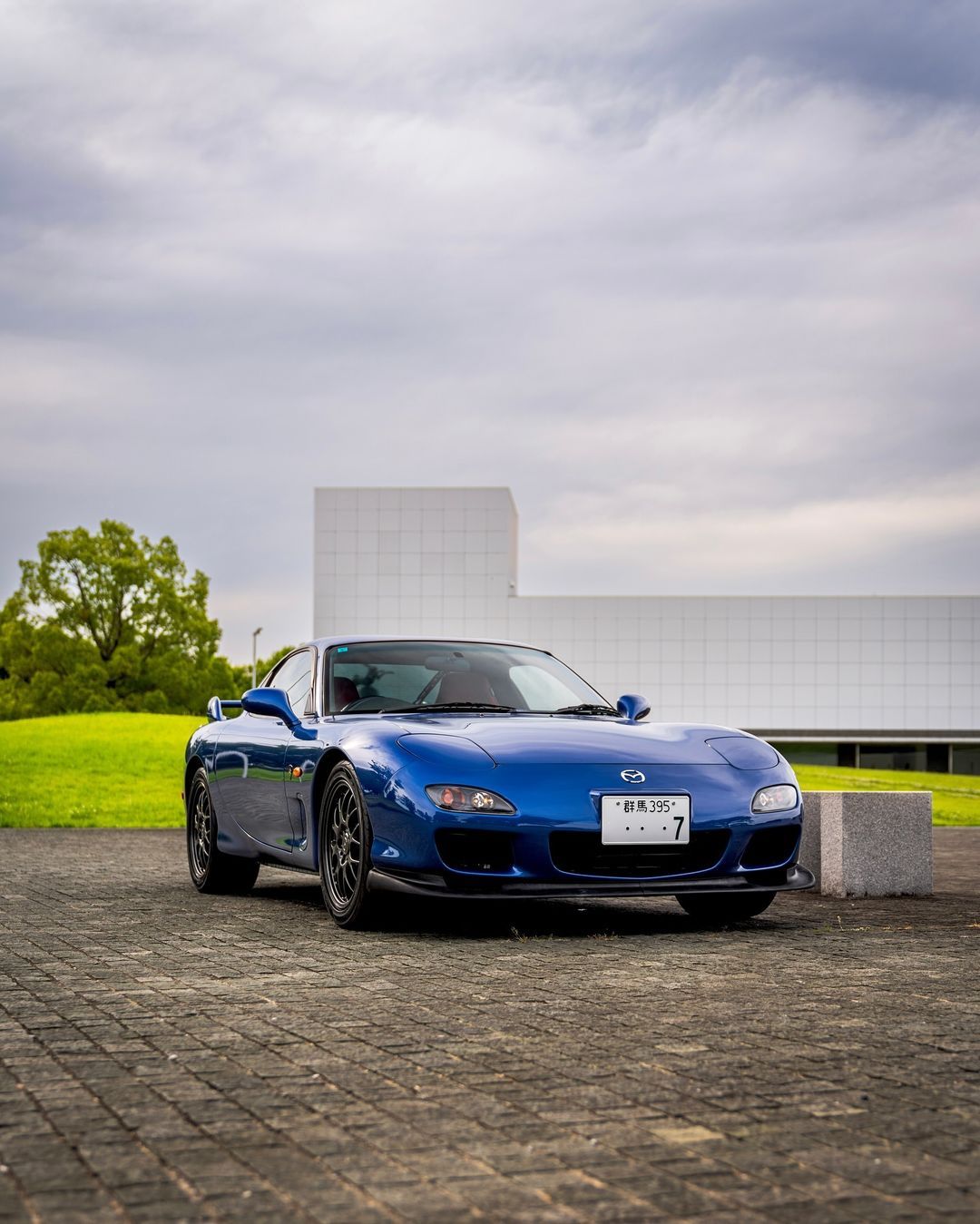 群马县车牌的 RX-7，有内味了[doge] 马自达的审美确实超前，感觉这个颜值