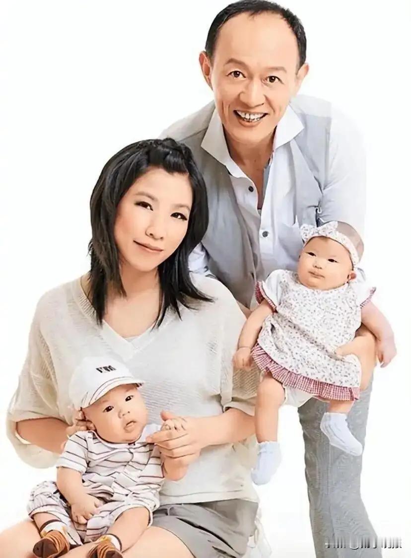 老戏骨回应近60岁生了龙凤胎！被误认为爷爷，曾是坚定的独身主义
近日，老戏骨金士