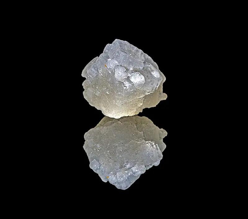 二氧化硅是不是从硅酸盐中析出的，这得具体情况具体分析。在一些特定的化学反应里，二