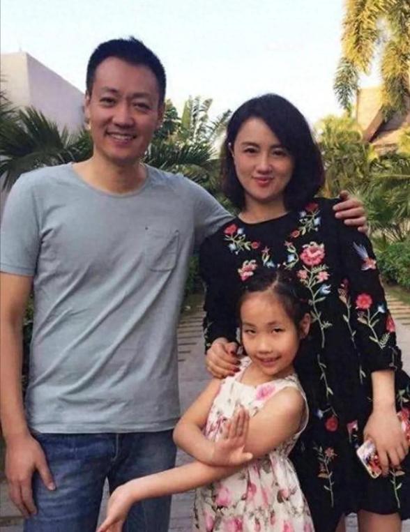 朱媛媛走了，才51岁。

她老公辛柏青把头像换成白蜡烛。演过《人世间》周秉义的他