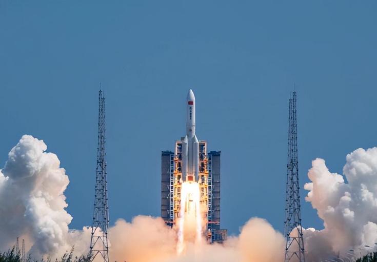 印度月船4号要带3公斤月壤回地球，9.2吨庞然大物靠4吨火箭上天？
   
20