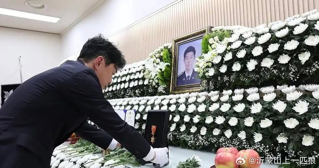 韩国🇰🇷海警为救中国🇨🇳公民殉职，中国🇨🇳驻韩大使馆对李宰硕警长殉职
