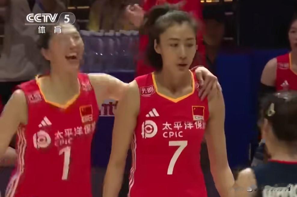 破防了[流泪][流泪]看到王媛媛的小拇指都被打变形了[流泪][流泪][流泪]为什