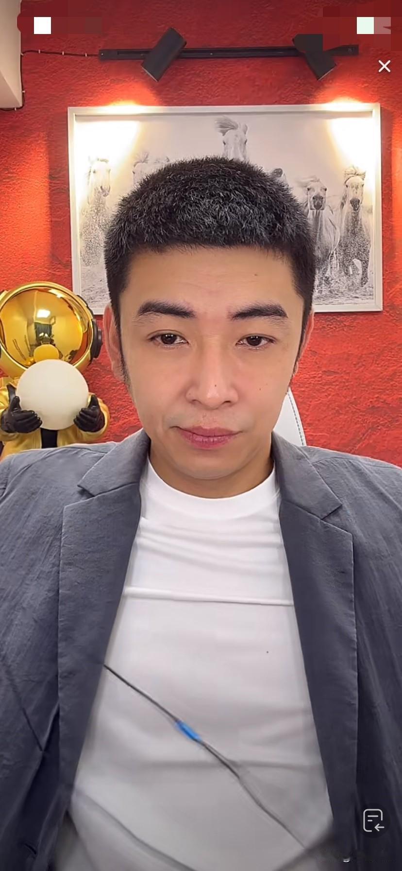 马品同，端午节这天终于开播了！马品同精神状态挺好的！他自己说还胖了10多斤！
直