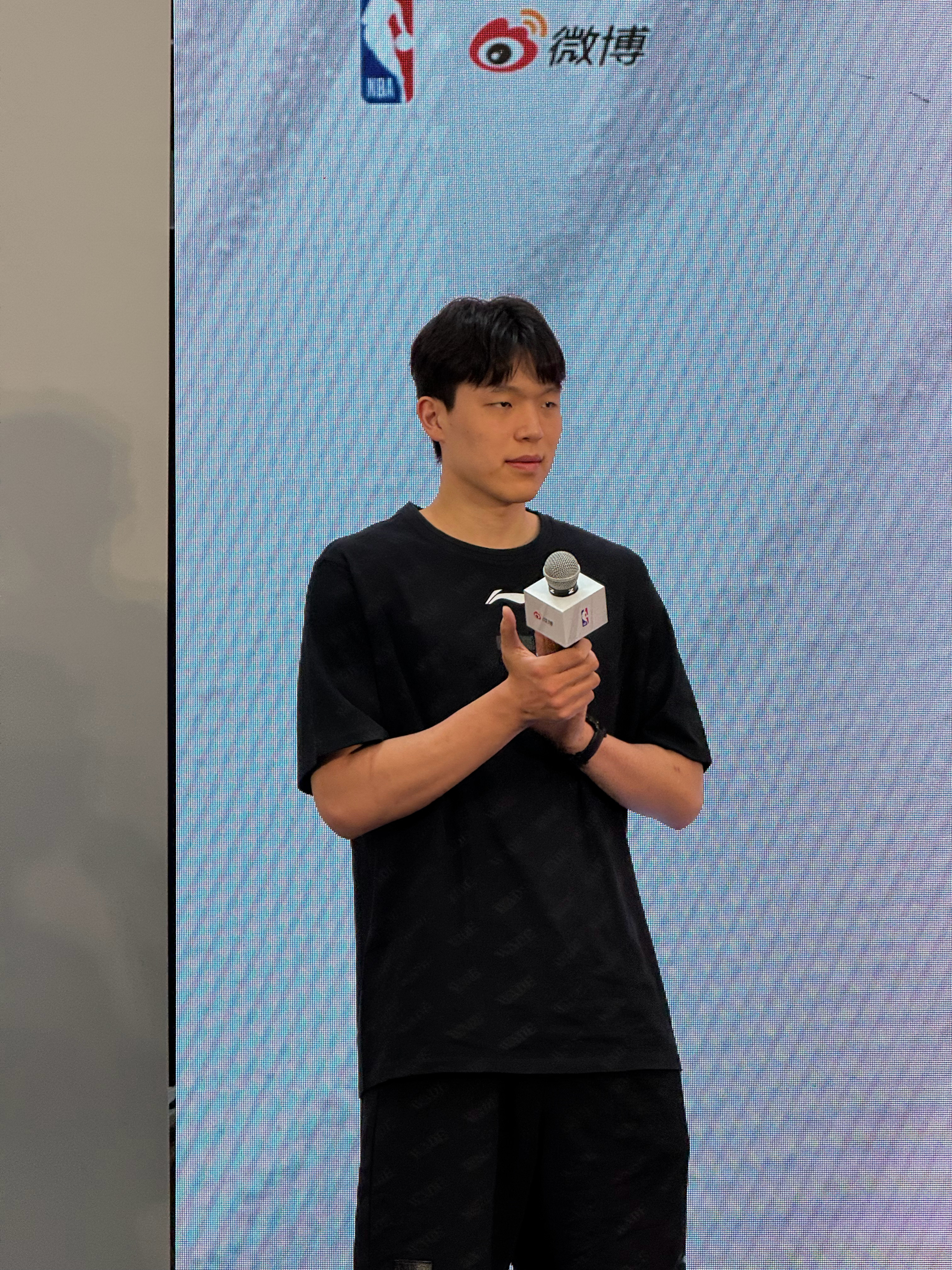 hansen看体型和脸，真比CBA时候瘦了不少杨瀚森北京见面会杨瀚森 北京·NB