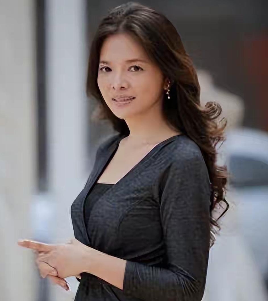 央视主持人文清现状：胖到不敢认，在桂林陪读老公在澳洲当院长娱乐 明星