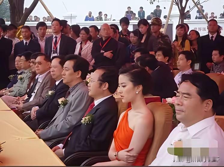 曾经那么风光的一个大佬，现在已是监下囚！令人唏嘘！