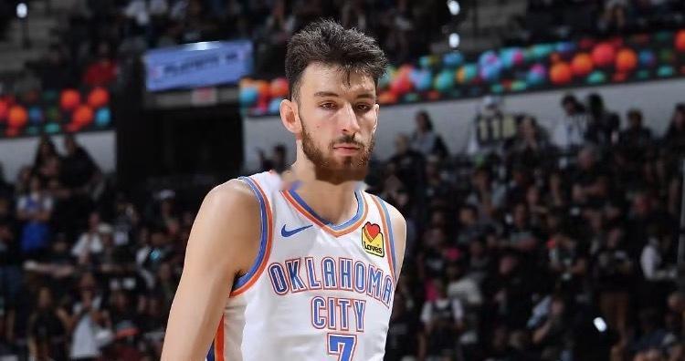 北京时间6月15日，根据NBA记者扎克·洛维报道，已有多支对手球队致电雷霆，有意