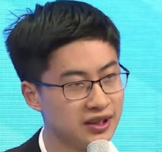 为什么要和美国干到底？就这么说吧，要是不干到底，那中国下一代就“完了”！最近清华