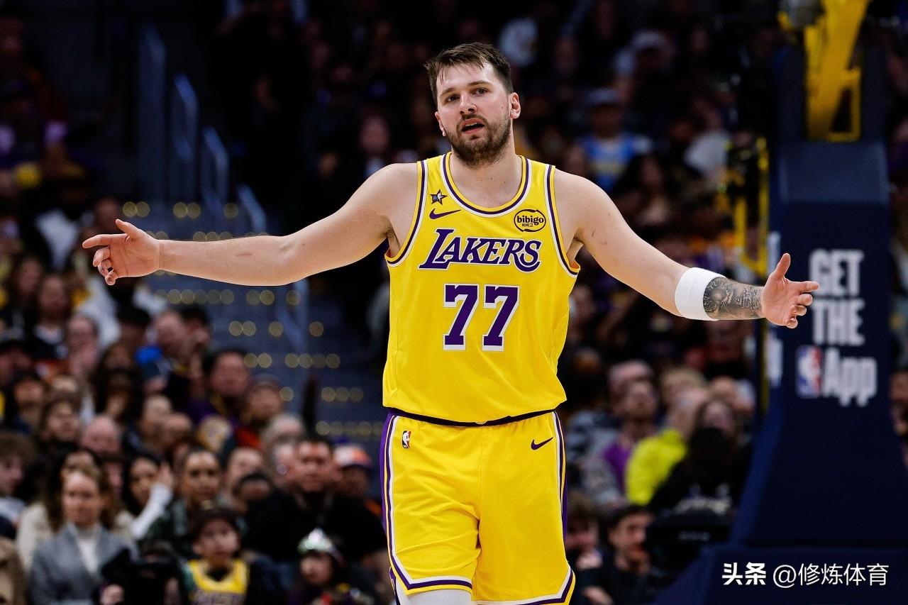 本赛季得分榜前5名，居然都是后卫！东契奇和亚历山大的得分王之争还有悬念：

1、