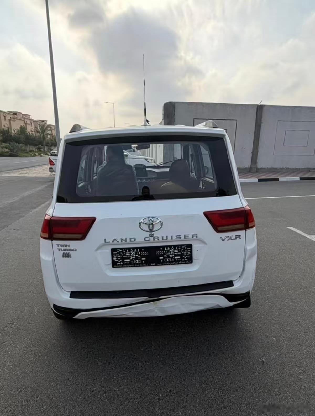 群里看的，的确是新能源的兰德酷路泽