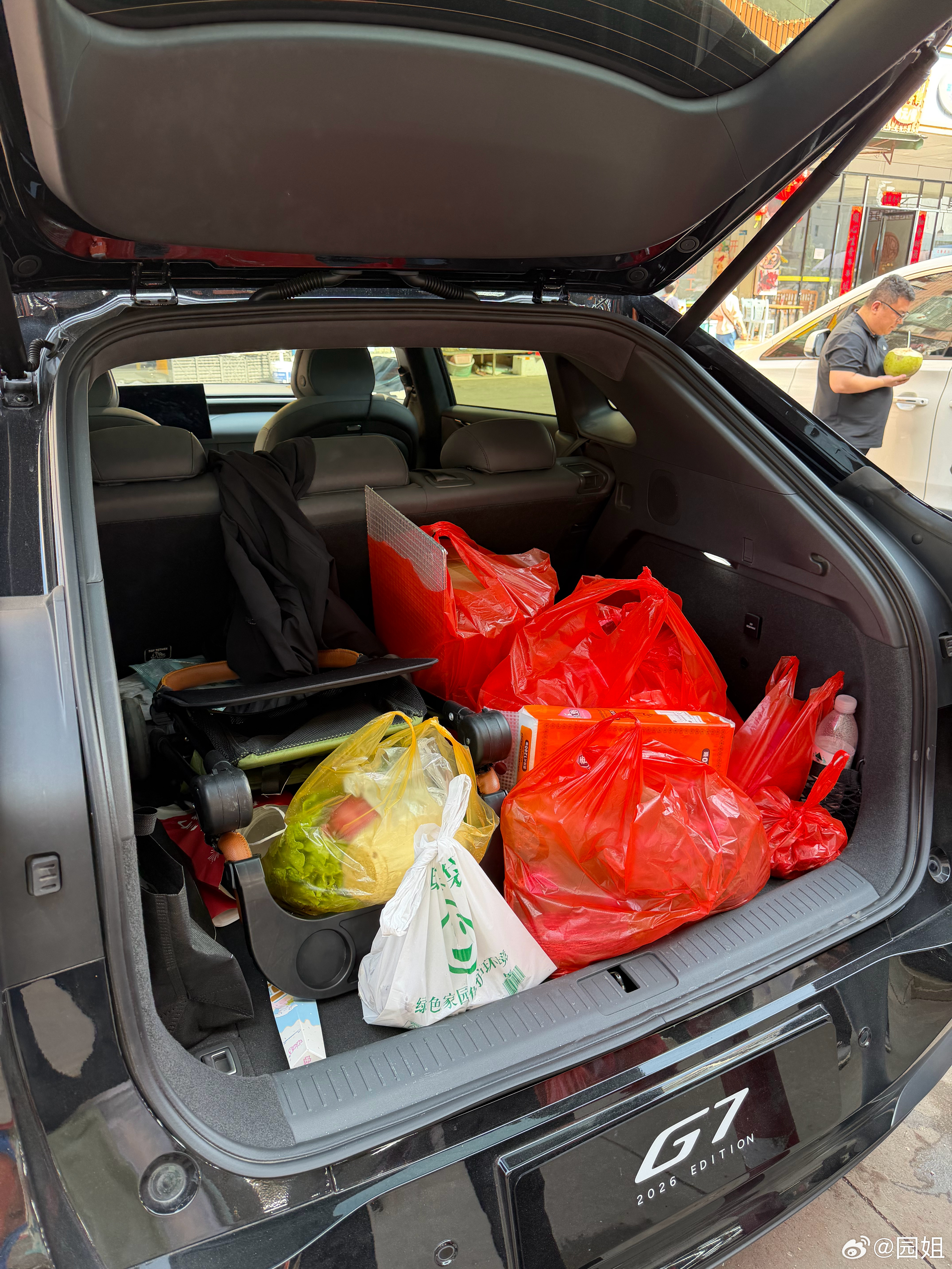 给小鹏G7洗个澡，把车还回去，明天就要带娃回东北了，开启一年新的工作和生活，这几