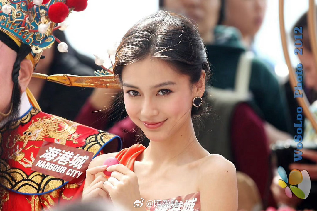 angelababy |杨颖 爱你夜星下缱绻温柔的目光，如白日焰火般温暖迷人，于