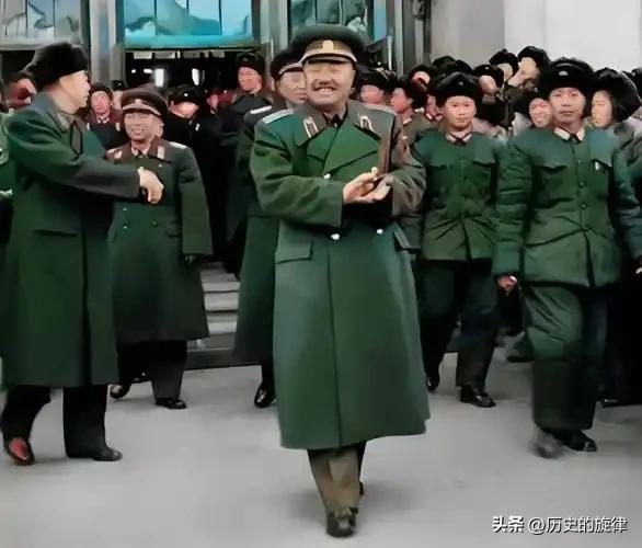 湘西王陈渠珍险被枪决，贺龙连夜求情，毛主席一句话定生死
 
[微风]1950年夏