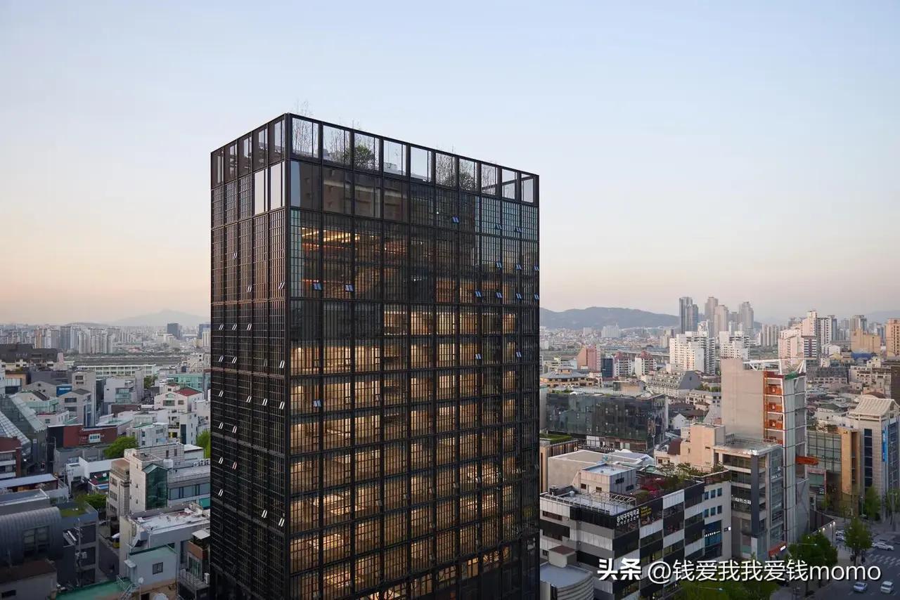 快讯！快讯！
 
据韩国媒体报道，韩国新世界集团和阿里巴巴签署协议，打算一起帮韩