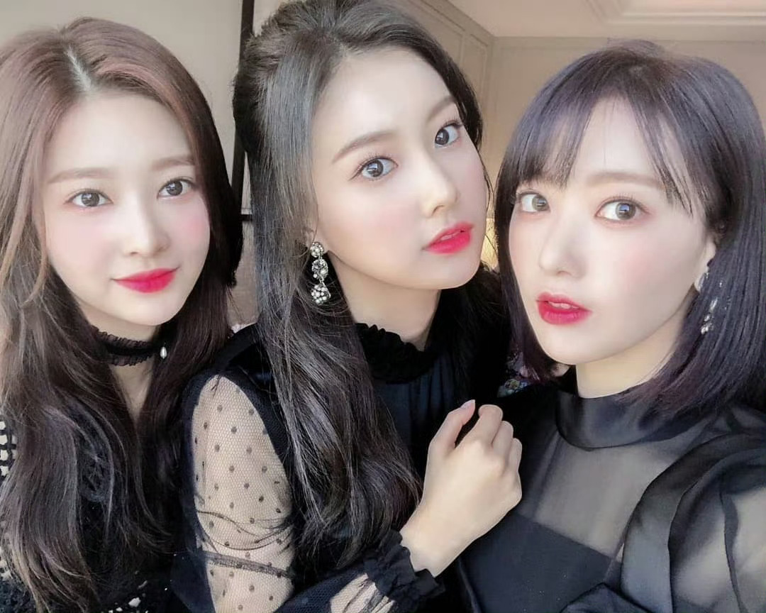 IZONE[超话]  特别美的2811🥰金珉周姜惠元宮脇咲良 ​​​